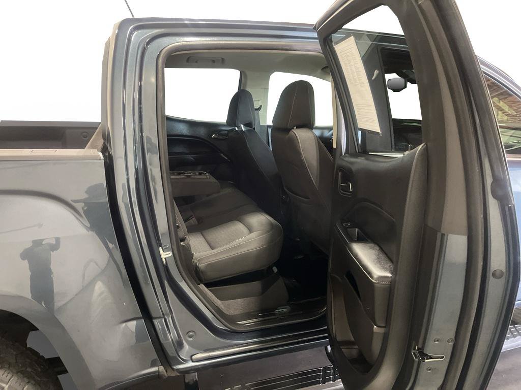 Used 2020 GMC Canyon SLE w/ Elevation Edition AWD/4WD image 16