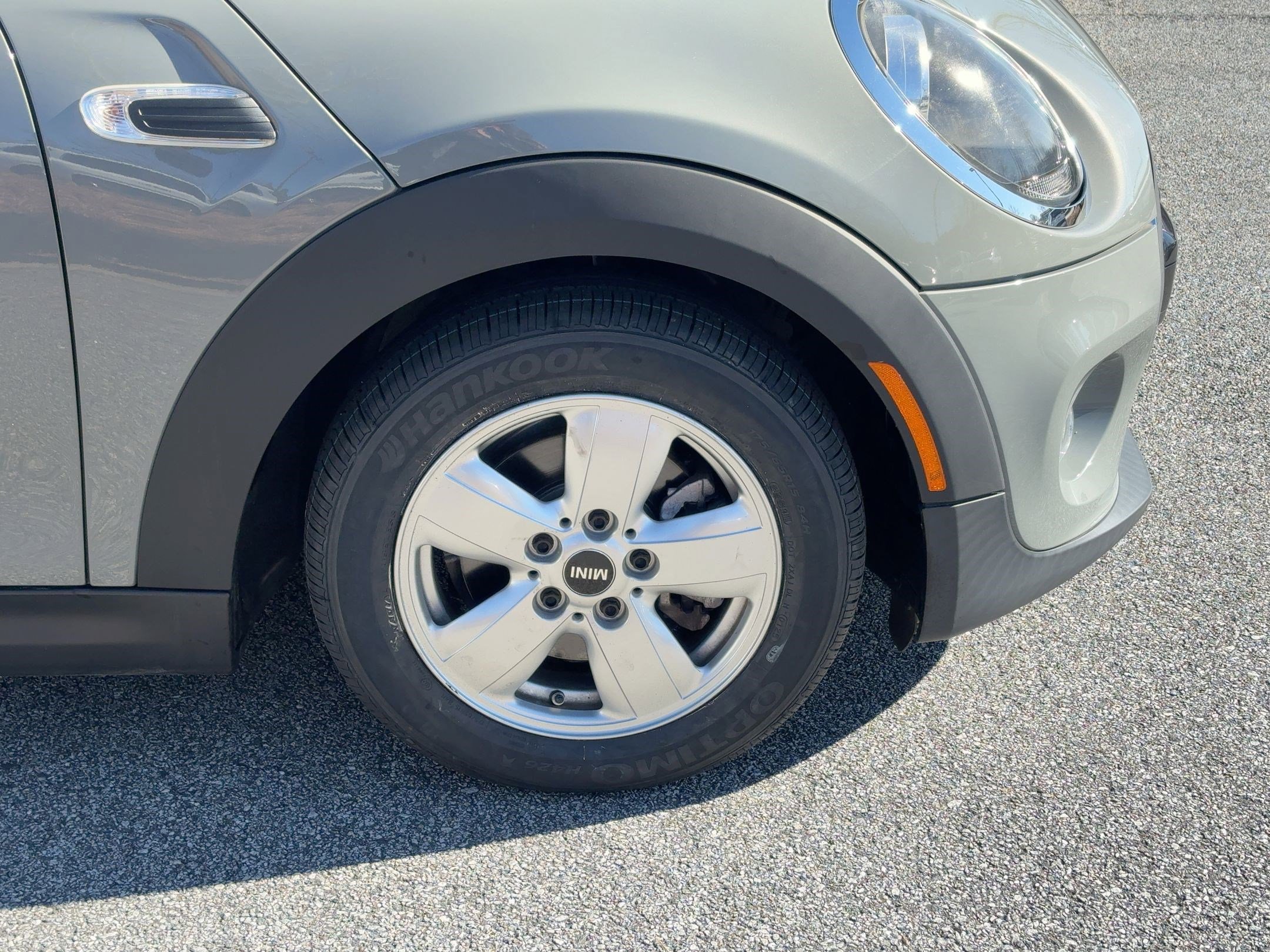 Used 2021 MINI Cooper 2-Door Hardtop image 12