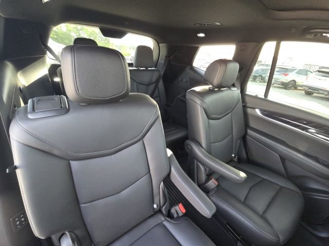 Used 2024 Cadillac XT6 Premium Luxury w/ LPO, Floor Liner Package AWD/4WD image 16