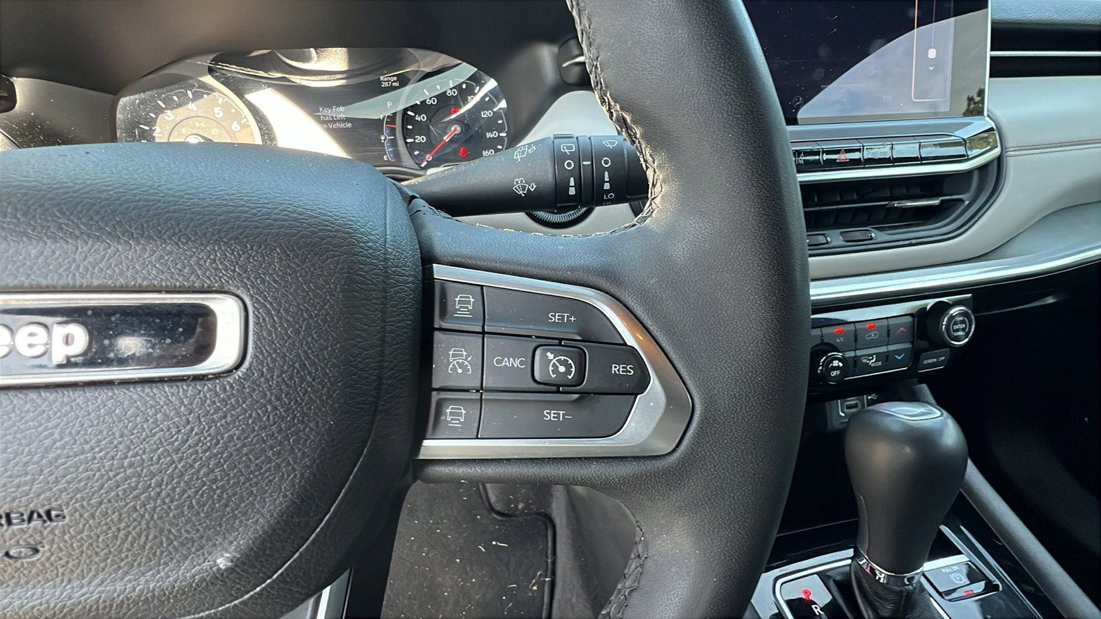 Used 2024 Jeep Compass Limited image 27