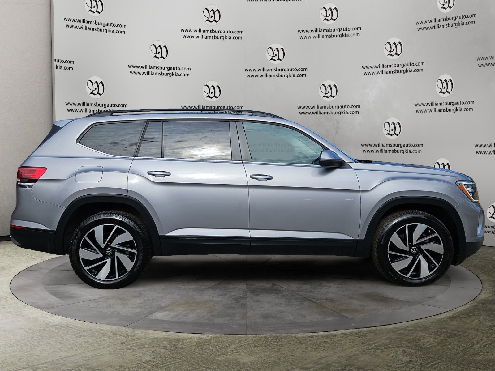 Used 2024 Volkswagen Atlas SE image 6