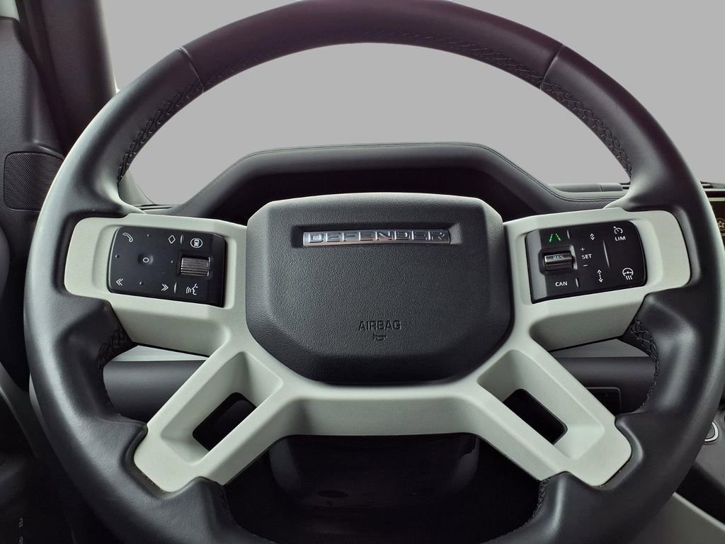 Used 2025 Land Rover Defender 110 S image 15