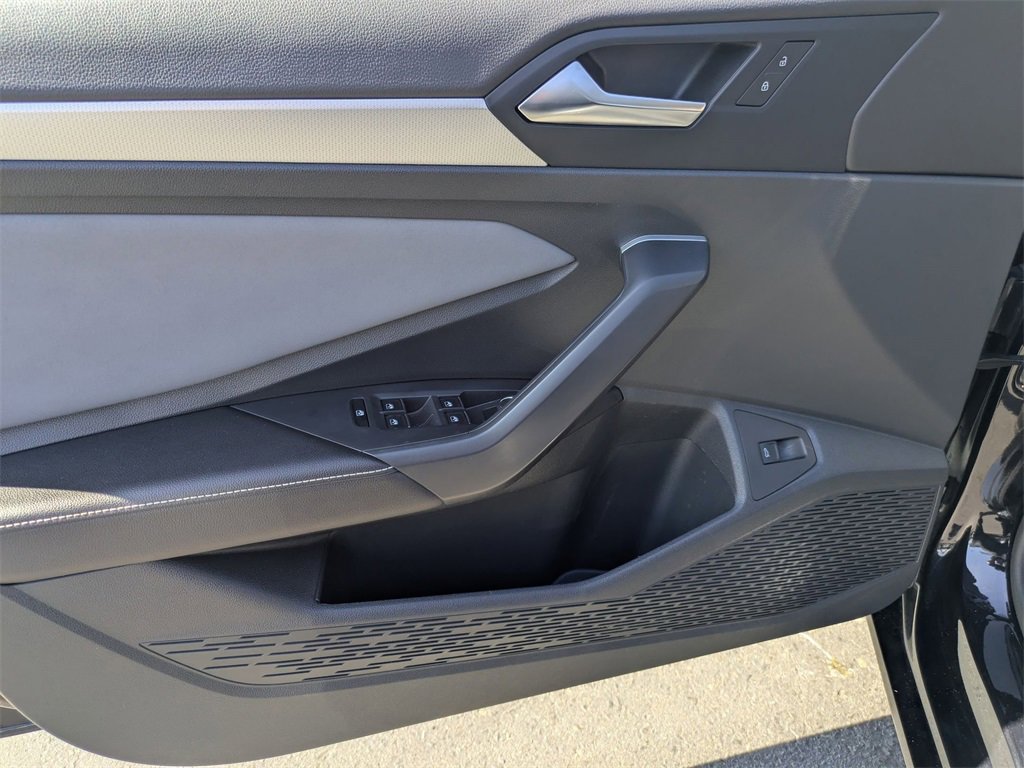 Used 2025 Volkswagen Jetta SE image 15