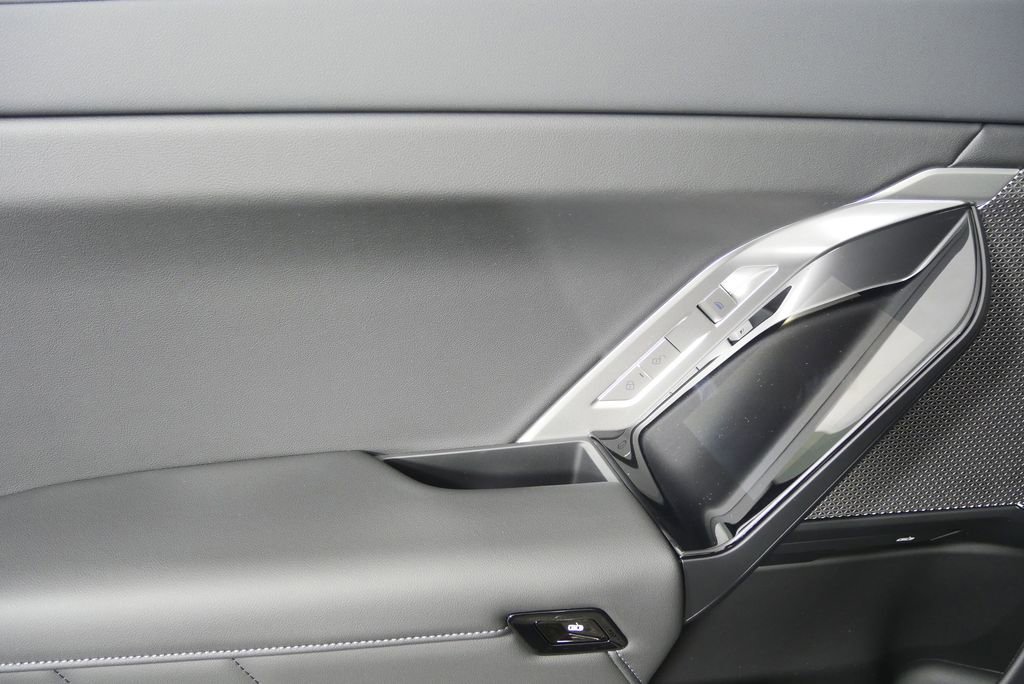 Used 2026 BMW 740i image 14