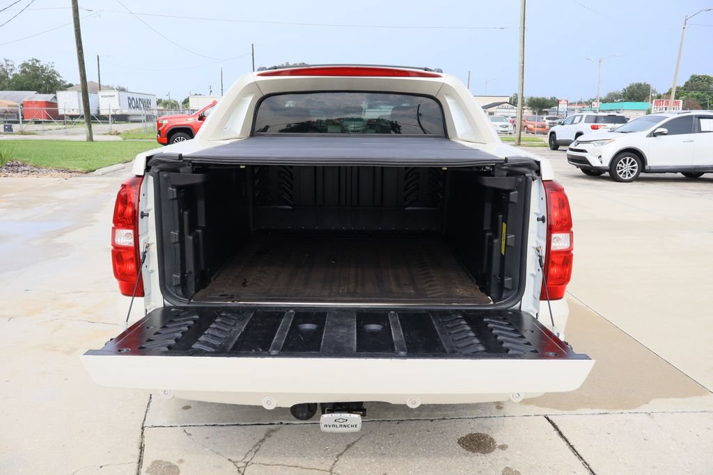 Used 2012 Chevrolet Avalanche LTZ RWD image 28