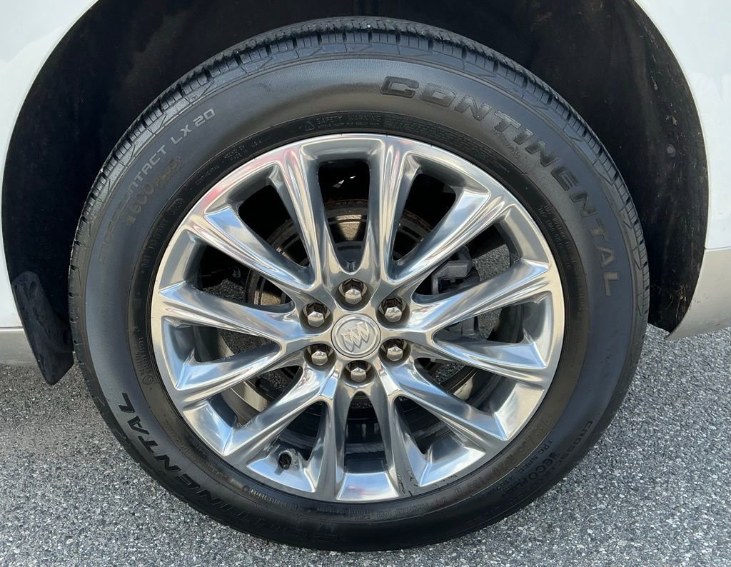 Used 2020 Buick Enclave Premium w/ Sun and Sites Package image 18