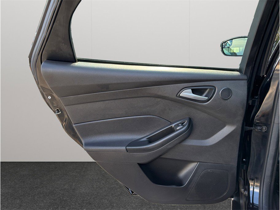 Used 2018 Ford Focus SEL FWD image 30