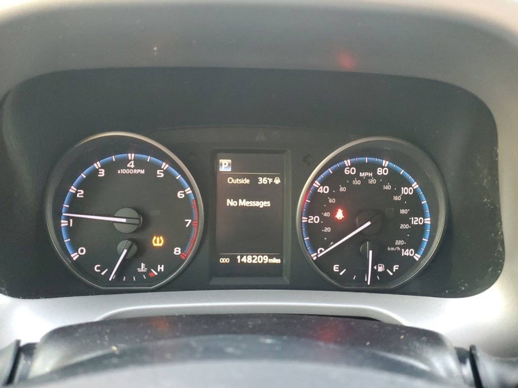 Used 2018 Toyota RAV4 LE image 13