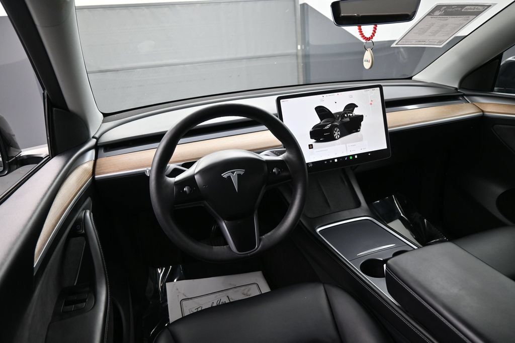Used 2023 Tesla Model Y 2WD image 25