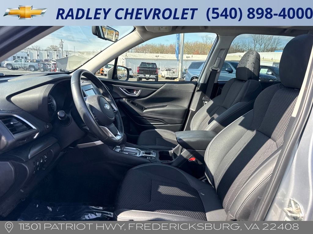 Used 2023 Subaru Forester Premium AWD/4WD image 3