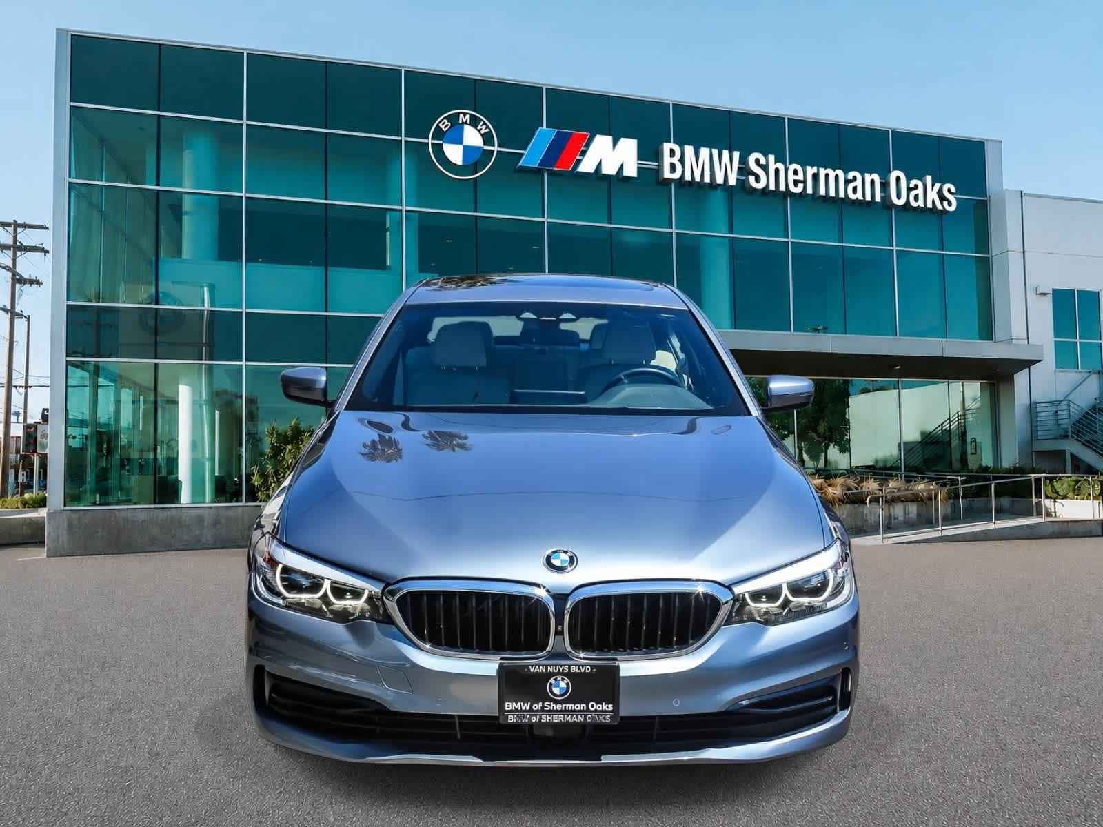 Used 2020 BMW 530e xDrive AWD/4WD image 2