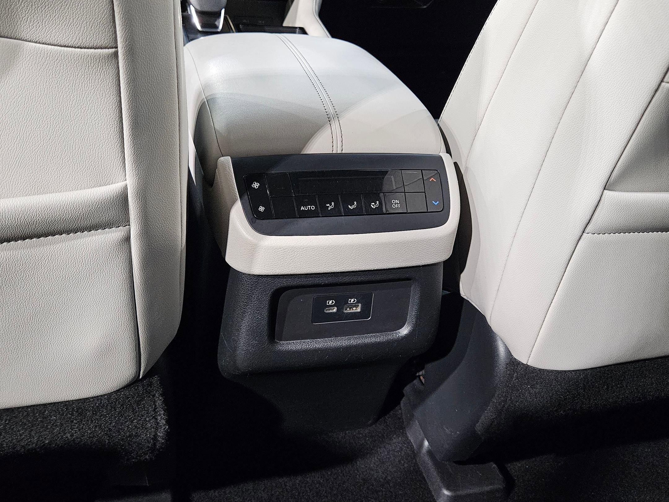 Used 2022 Nissan Pathfinder SL image 36