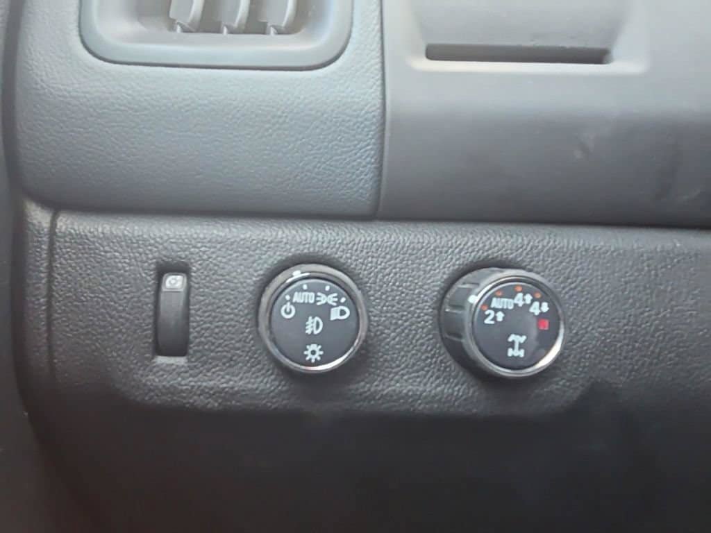 Used 2022 Chevrolet Colorado Z71 AWD/4WD image 17