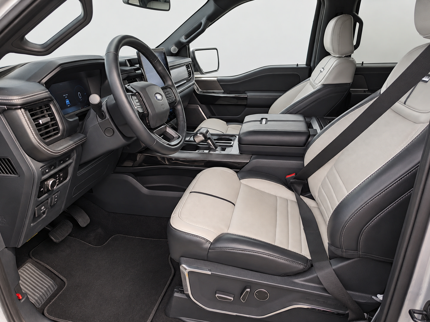 Used 2023 Ford F150 Lightning Platinum AWD/4WD image 5