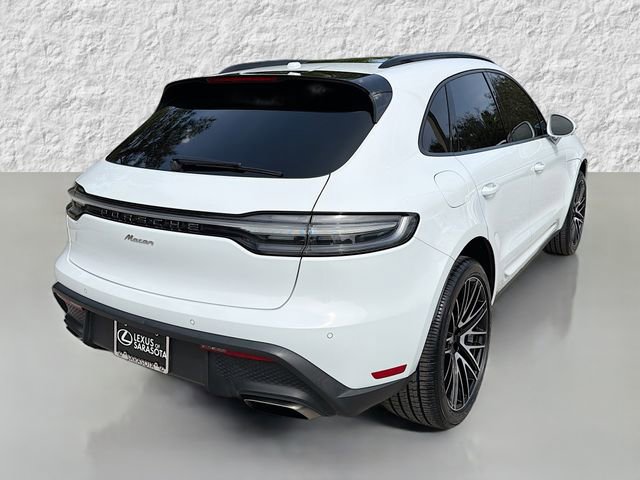 Used 2023 Porsche Macan Turbo image 3