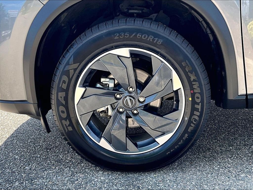 Certified 2026 Nissan Rogue SV AWD/4WD image 7