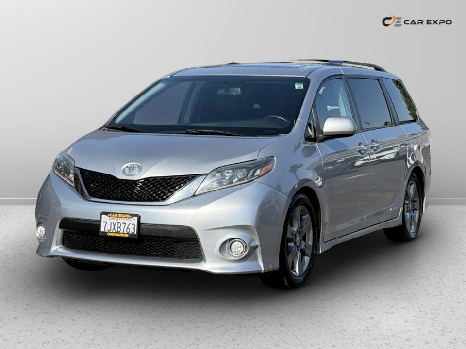 Used 2015 Toyota Sienna SE Premium image 4