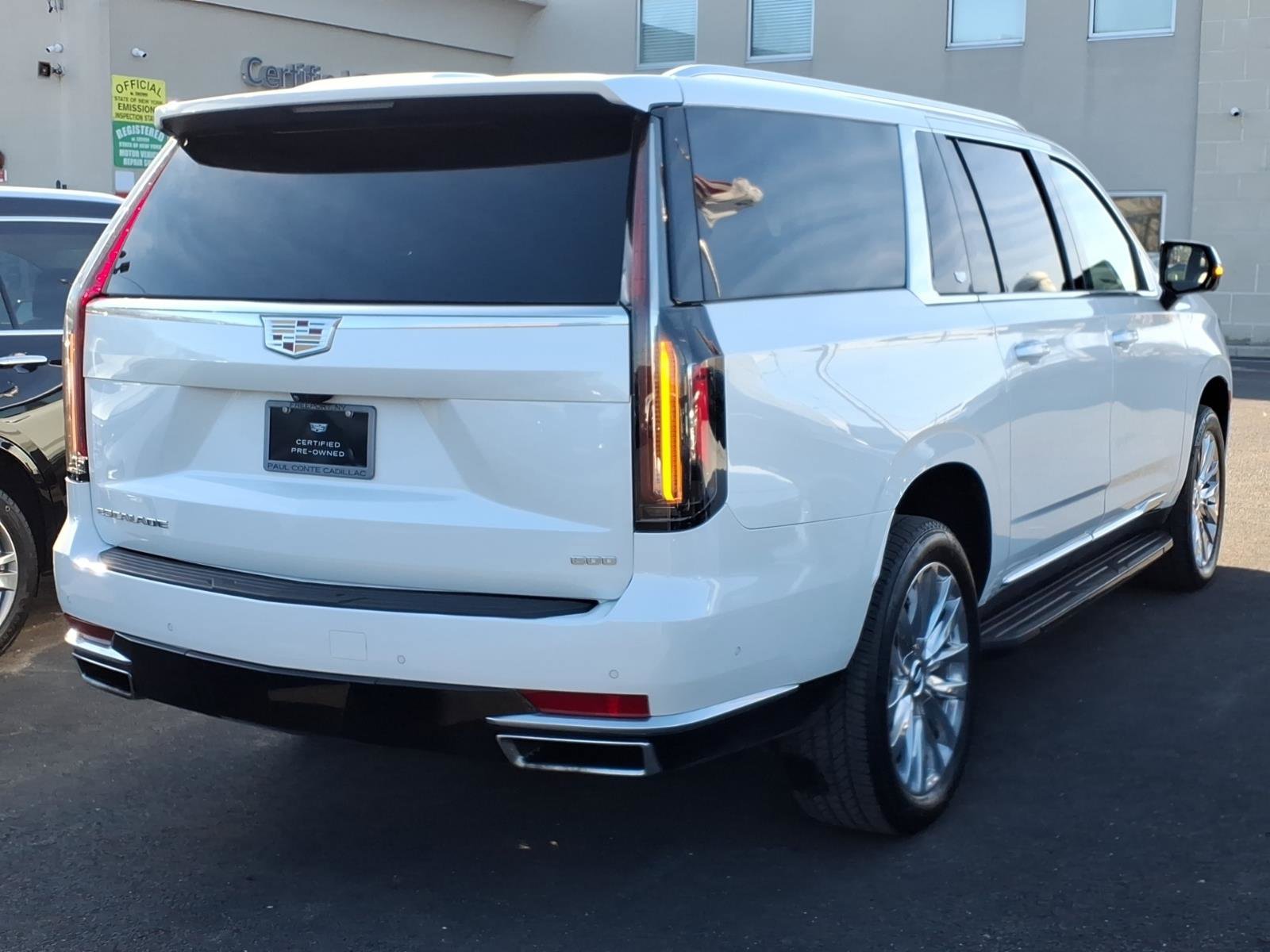 Used 2021 Cadillac Escalade ESV Premium Luxury w/ Performance Package image 4