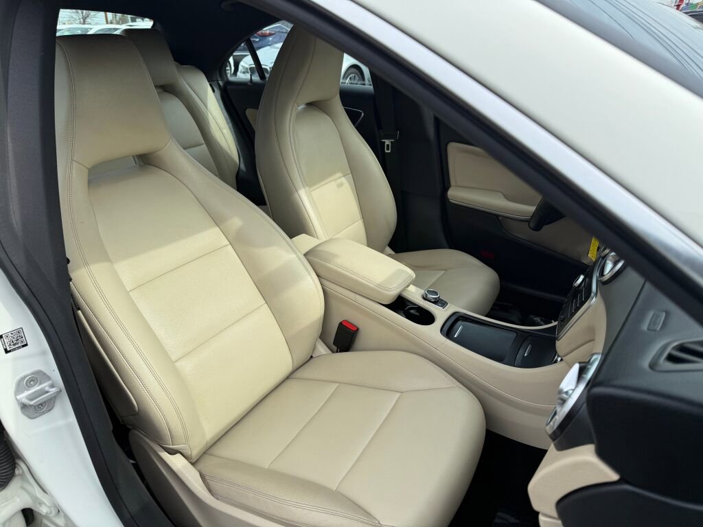 Used 2015 Mercedes-Benz CLA 250 4MATIC image 26