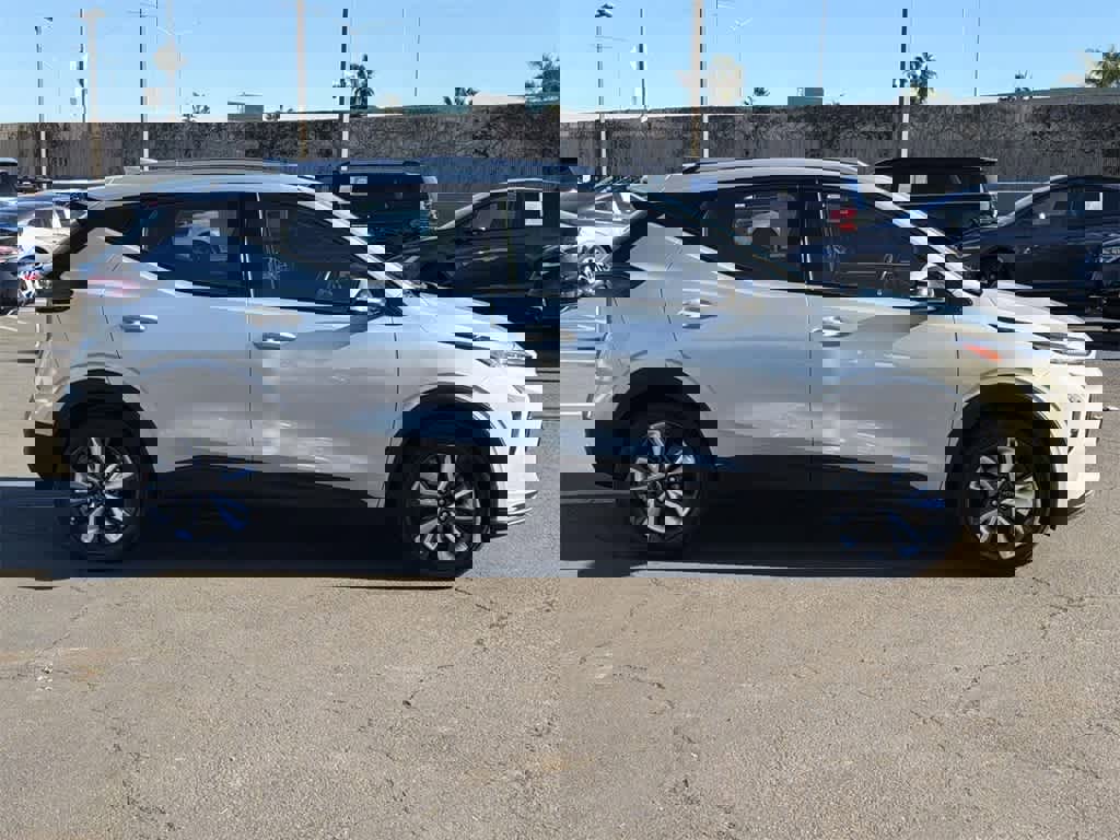 Used 2023 Chevrolet Bolt EUV LT w/ Convenience Package image 7