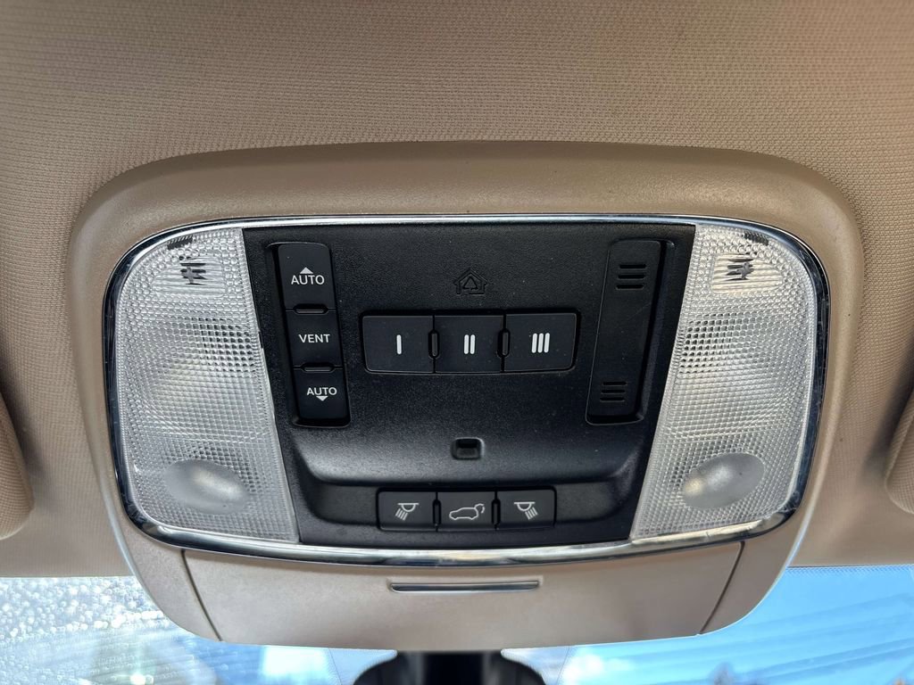 Used 2020 Jeep Grand Cherokee Limited AWD/4WD image 25