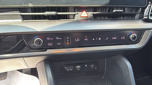 Used 2023 Kia Sportage EX image 14