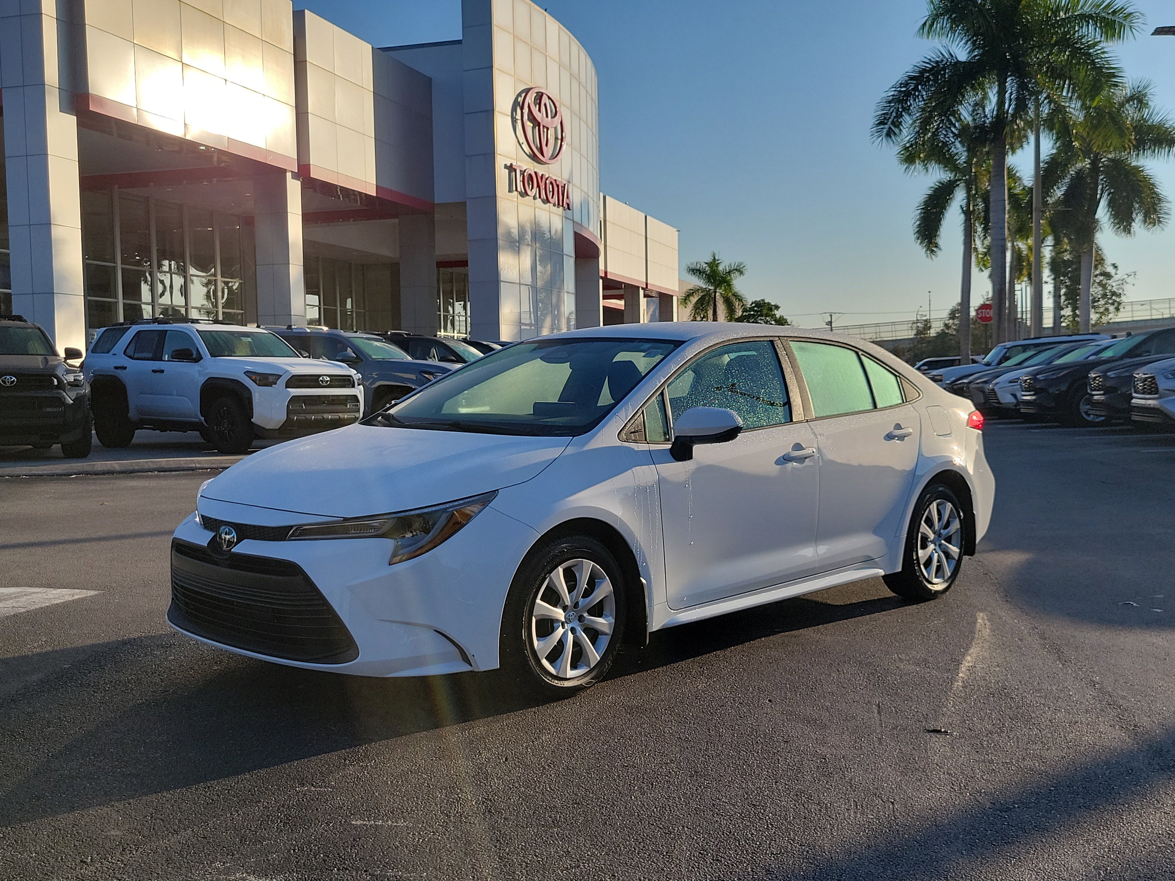 Used 2025 Toyota Corolla LE image 2
