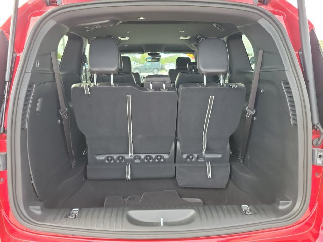 Used 2025 Chrysler Voyager LX FWD image 9