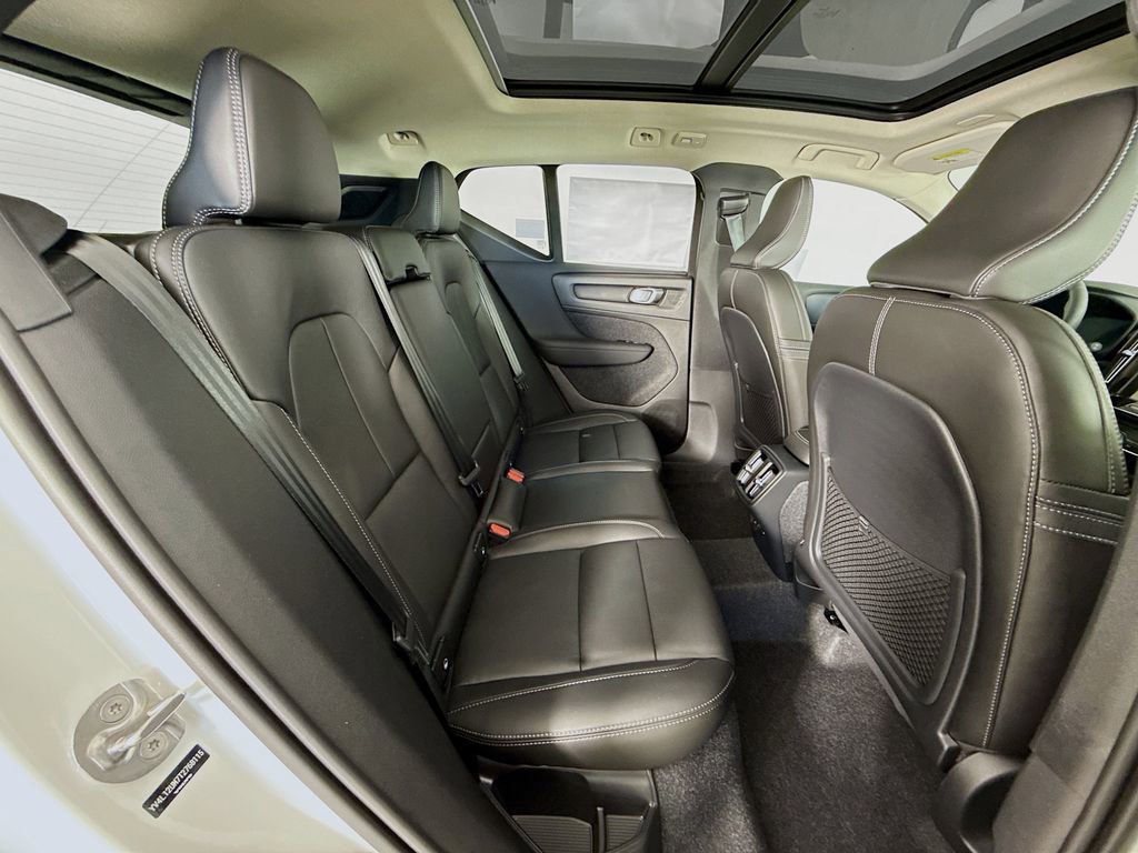 New 2026 Volvo XC40 B5 Ultra w/ Climate Package image 27