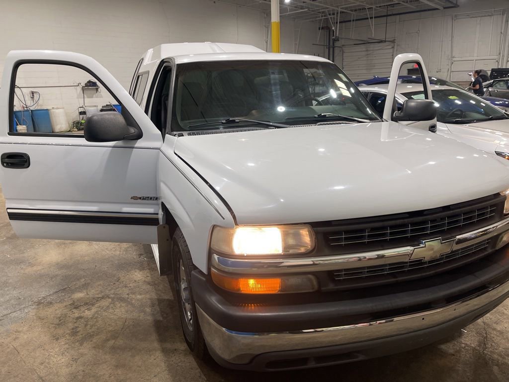 Used 2000 Chevrolet Silverado 1500 Base w/ Exterior Appearance Pkg image 25