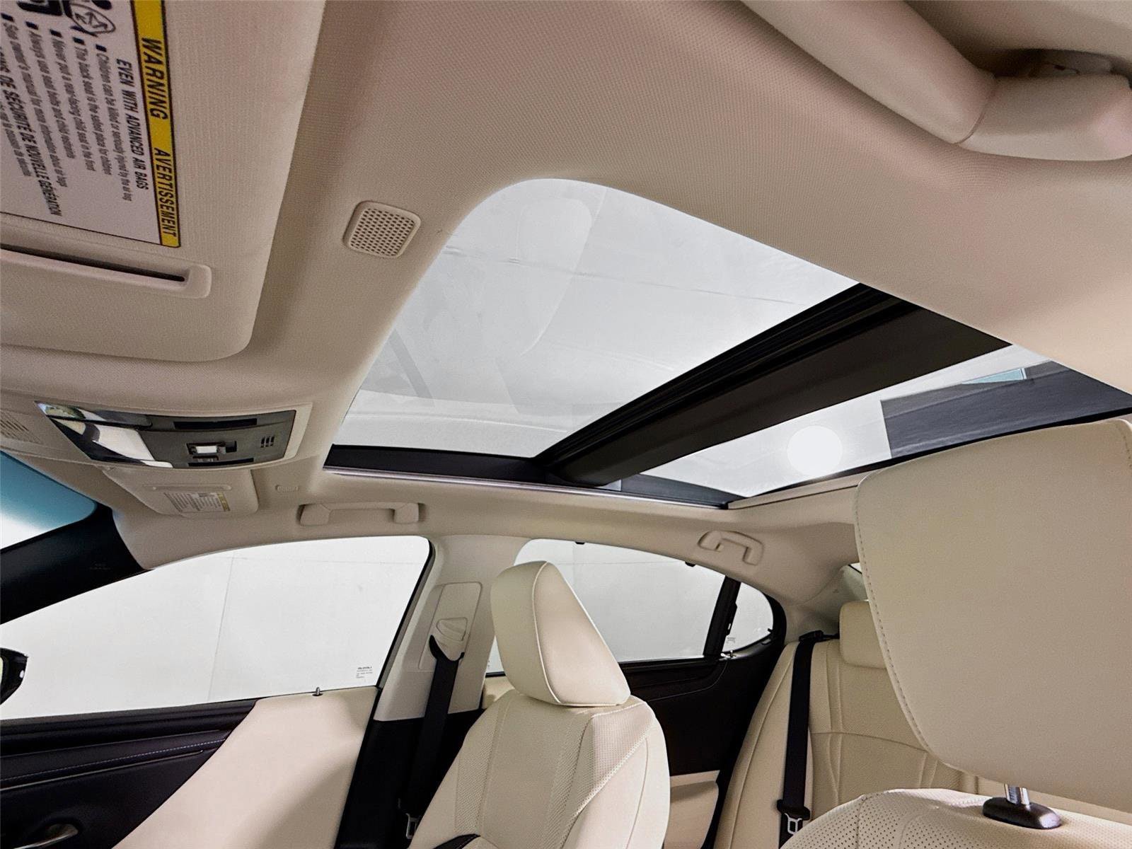 Used 2022 Lexus ES 350 Ultra Luxury w/ Accessory Package 2 FWD image 15