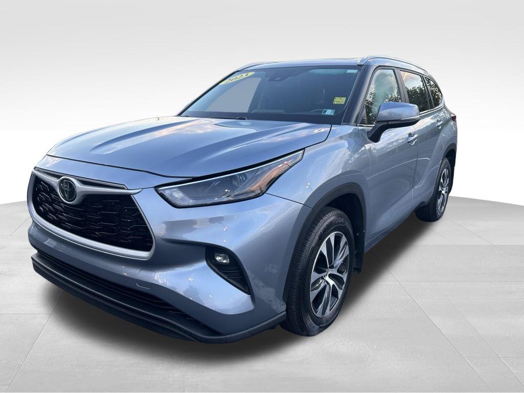 Used 2023 Toyota Highlander XLE