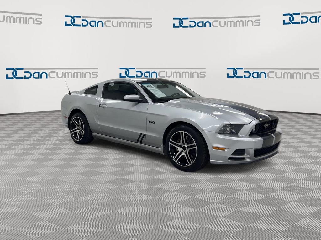 Used 2013 Ford Mustang GT Premium RWD image 2