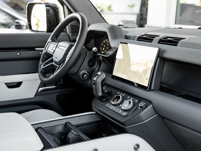 New 2025 Land Rover Defender 130 S AWD/4WD image 33