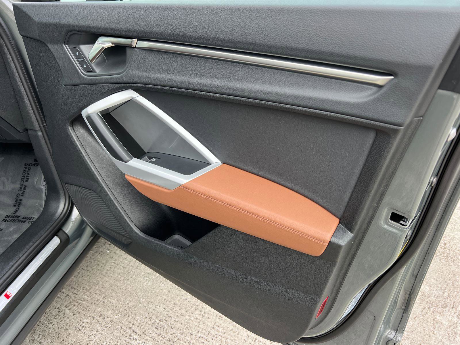 Certified 2025 Audi Q3 2.0T Premium w/ Convenience Package image 14