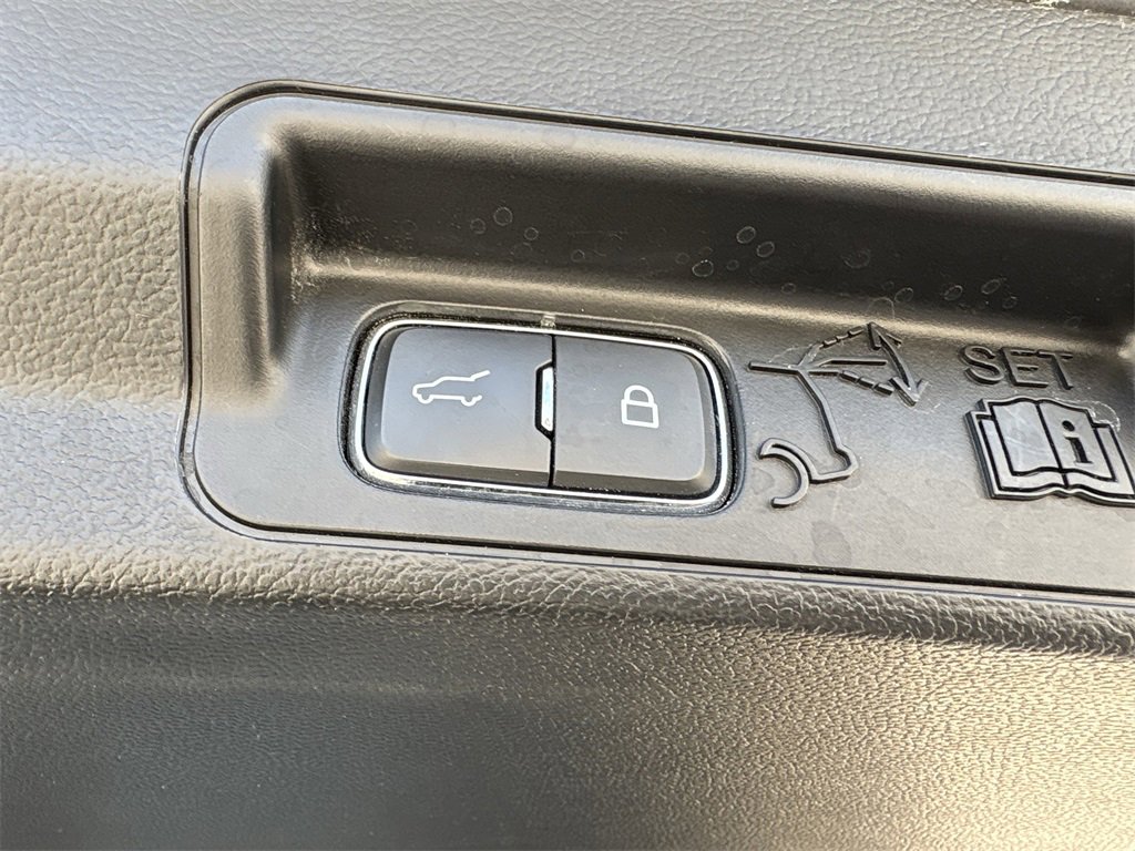 Used 2023 Ford Explorer XLT w/ Equipment Group 202A image 28