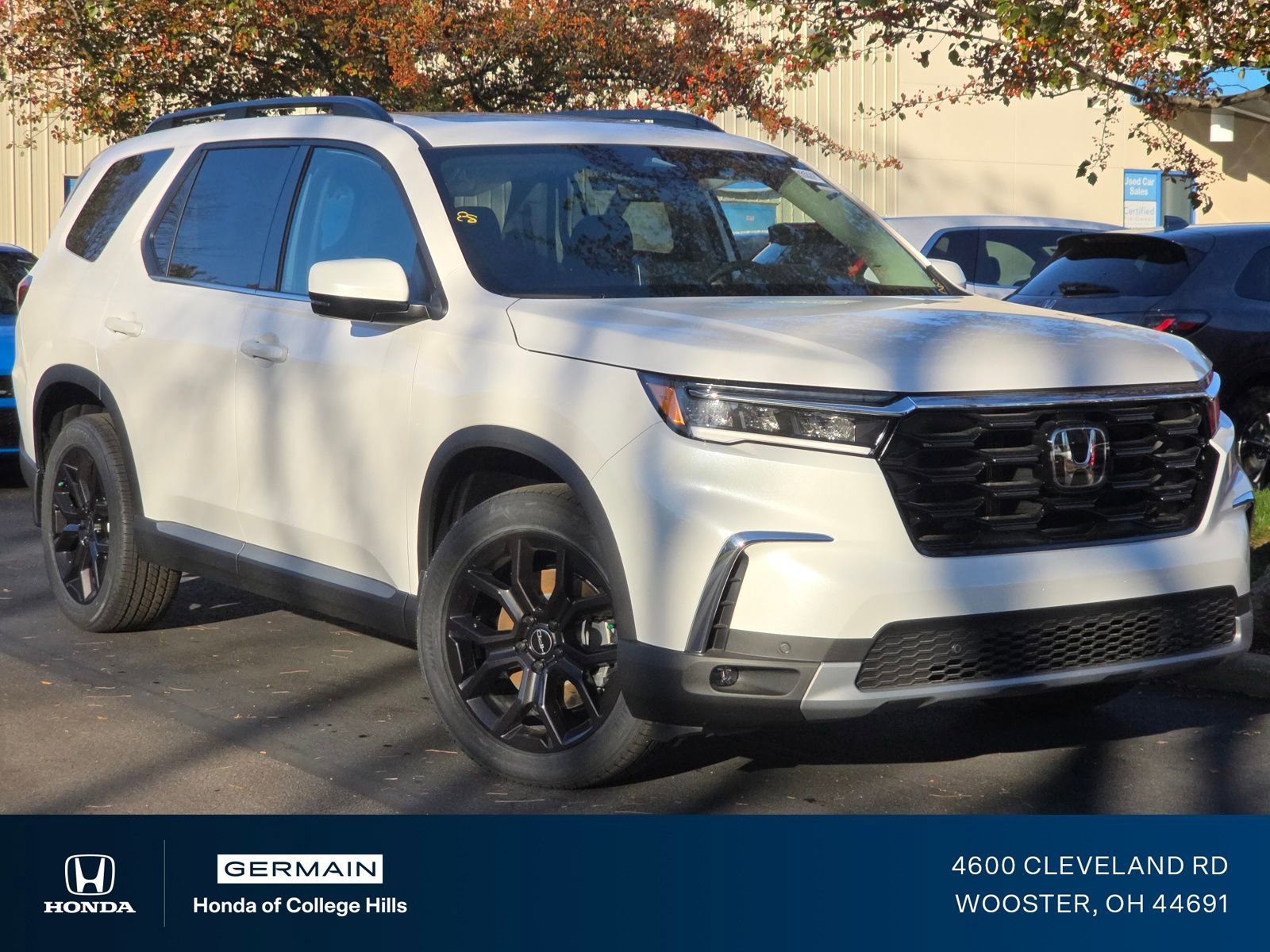 New 2025 Honda Pilot Touring image 1