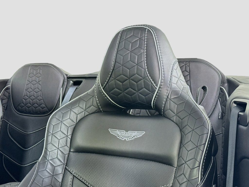 Used 2020 Aston Martin DBS Superleggera Volante RWD image 22