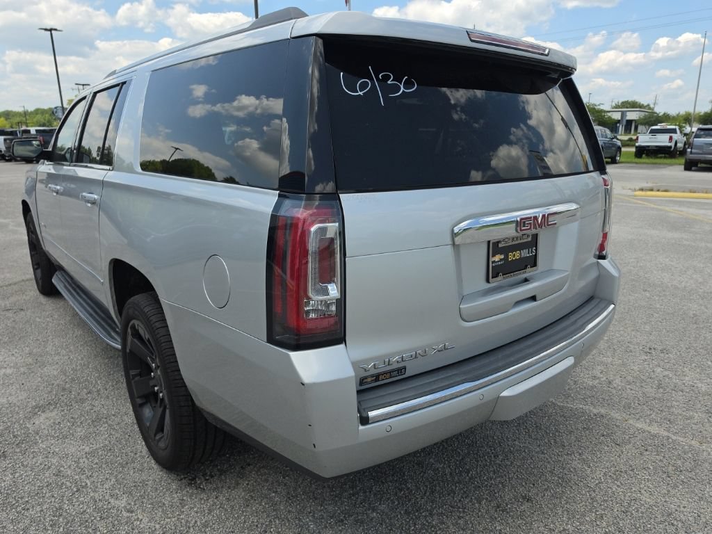 Used 2017 GMC Yukon XL Denali w/ Open Road Package AWD/4WD image 3