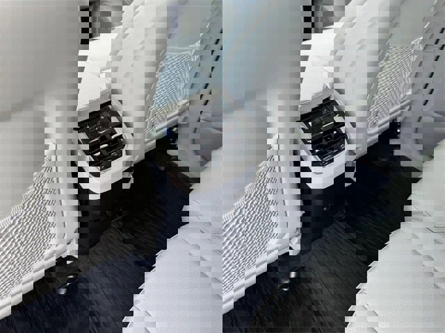 Used 2021 Volvo XC90 T5 Momentum w/ Climate Package image 15