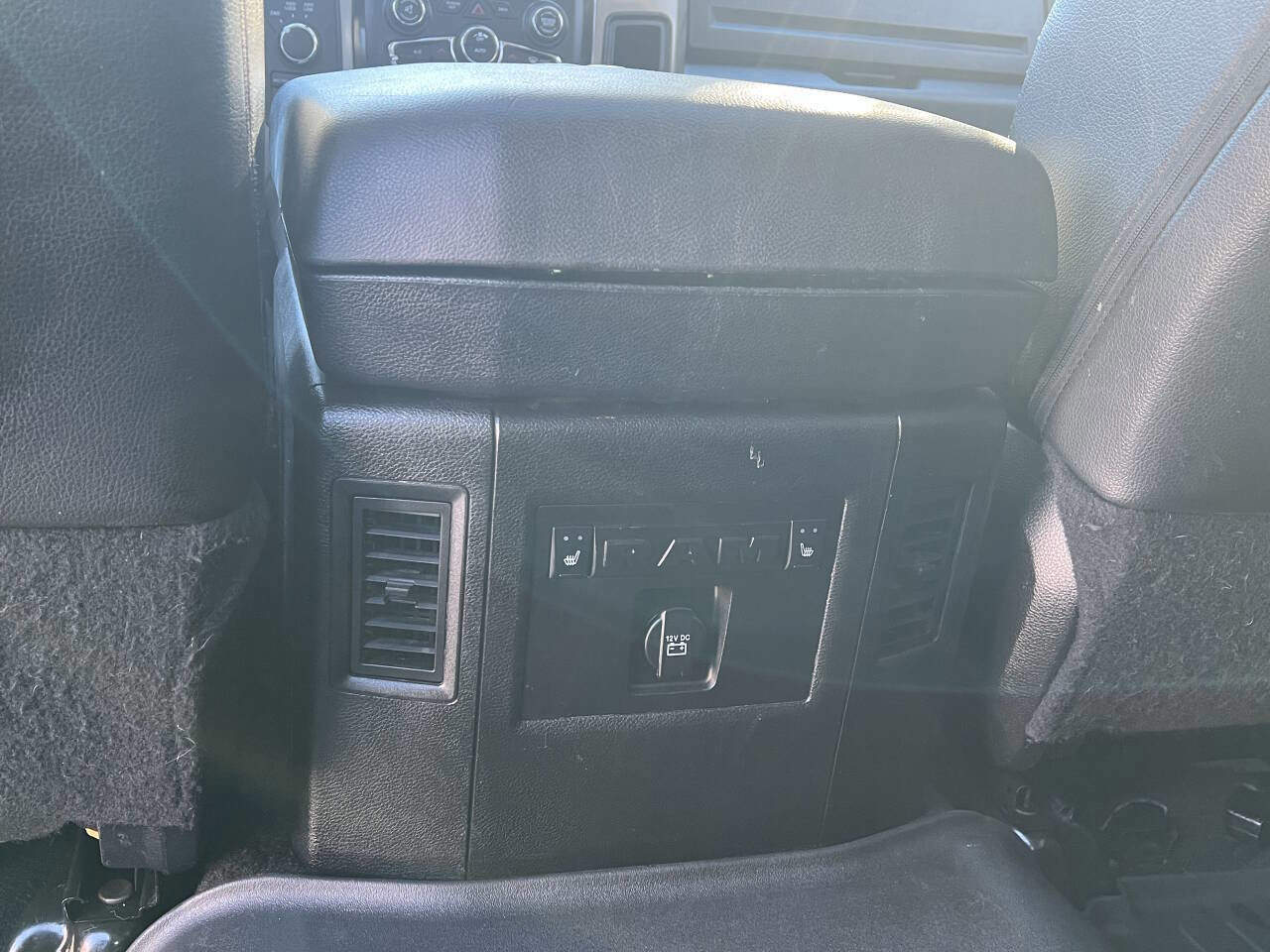 Used 2018 RAM 3500 Laramie w/ Sport Appearance Group image 40