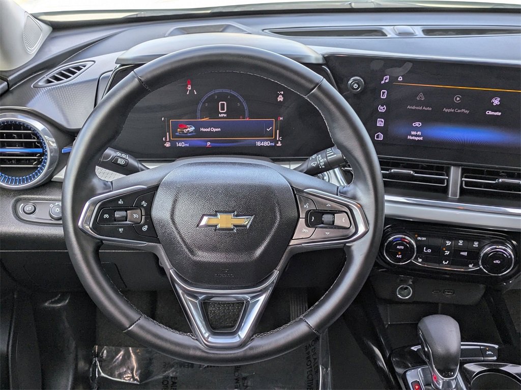 Used 2025 Chevrolet Trax LT w/ LT Convenience Package image 21