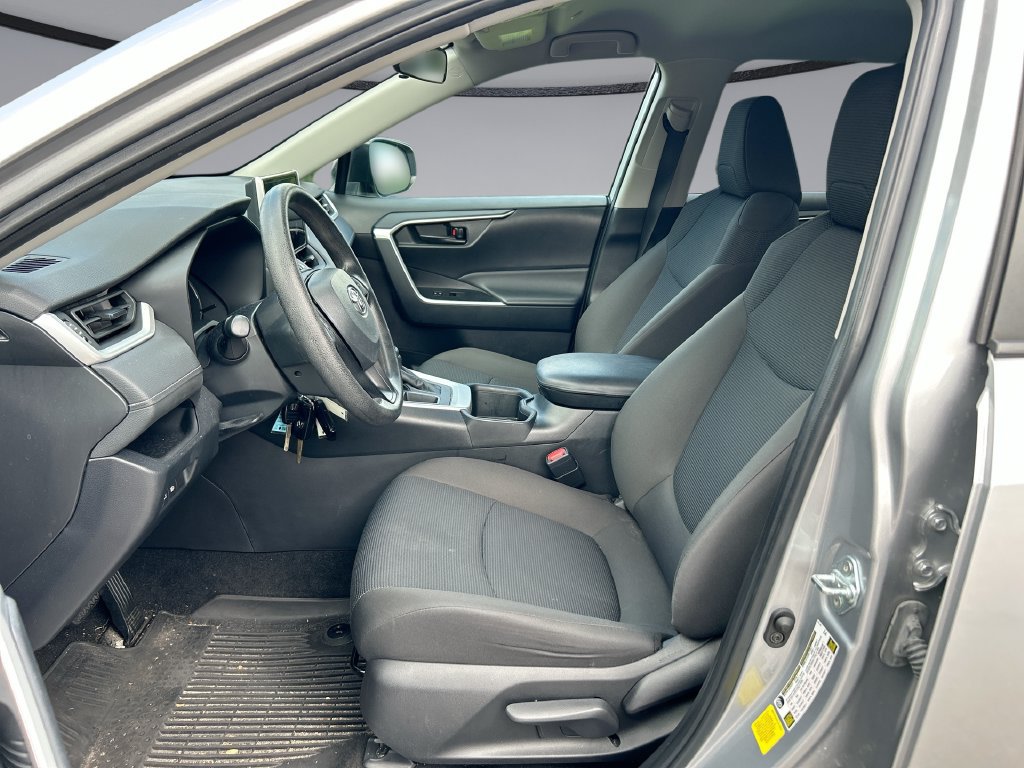 Used 2024 Toyota RAV4 LE FWD image 11
