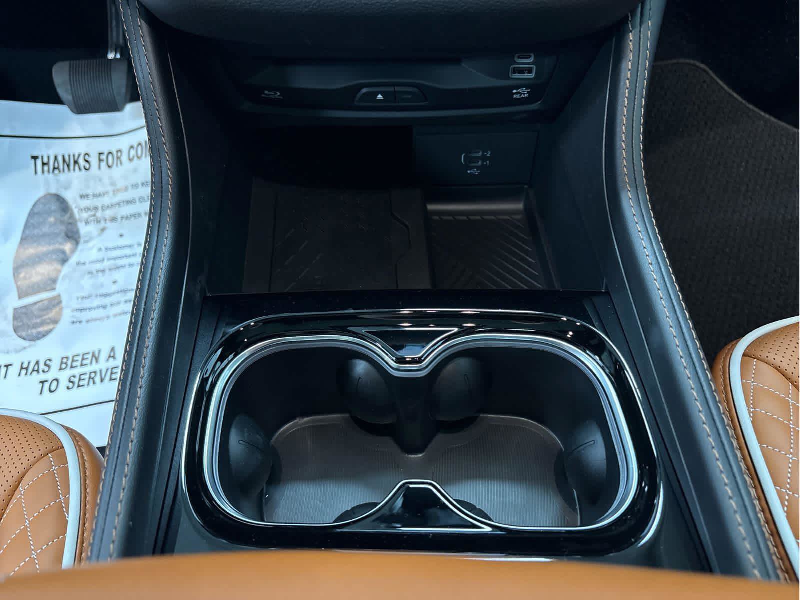 New 2026 Chrysler Pacifica Pinnacle w/ Trailer Tow Group image 28