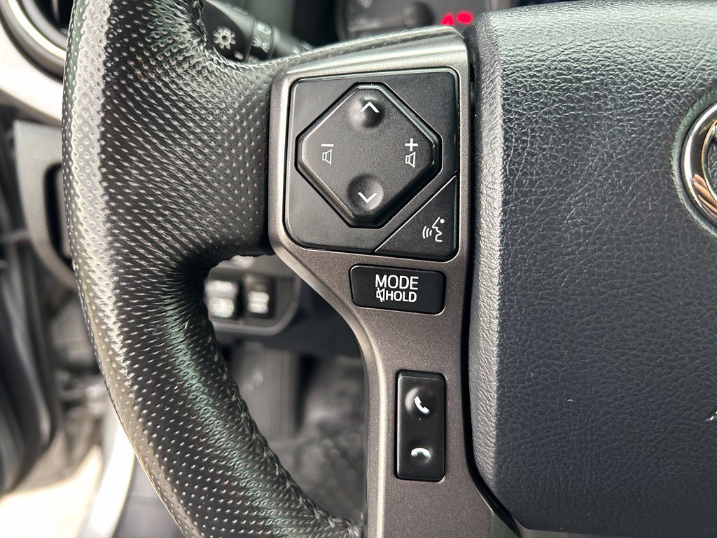 Used 2017 Toyota Tacoma TRD Off-Road w/ Tow Package AWD/4WD image 14