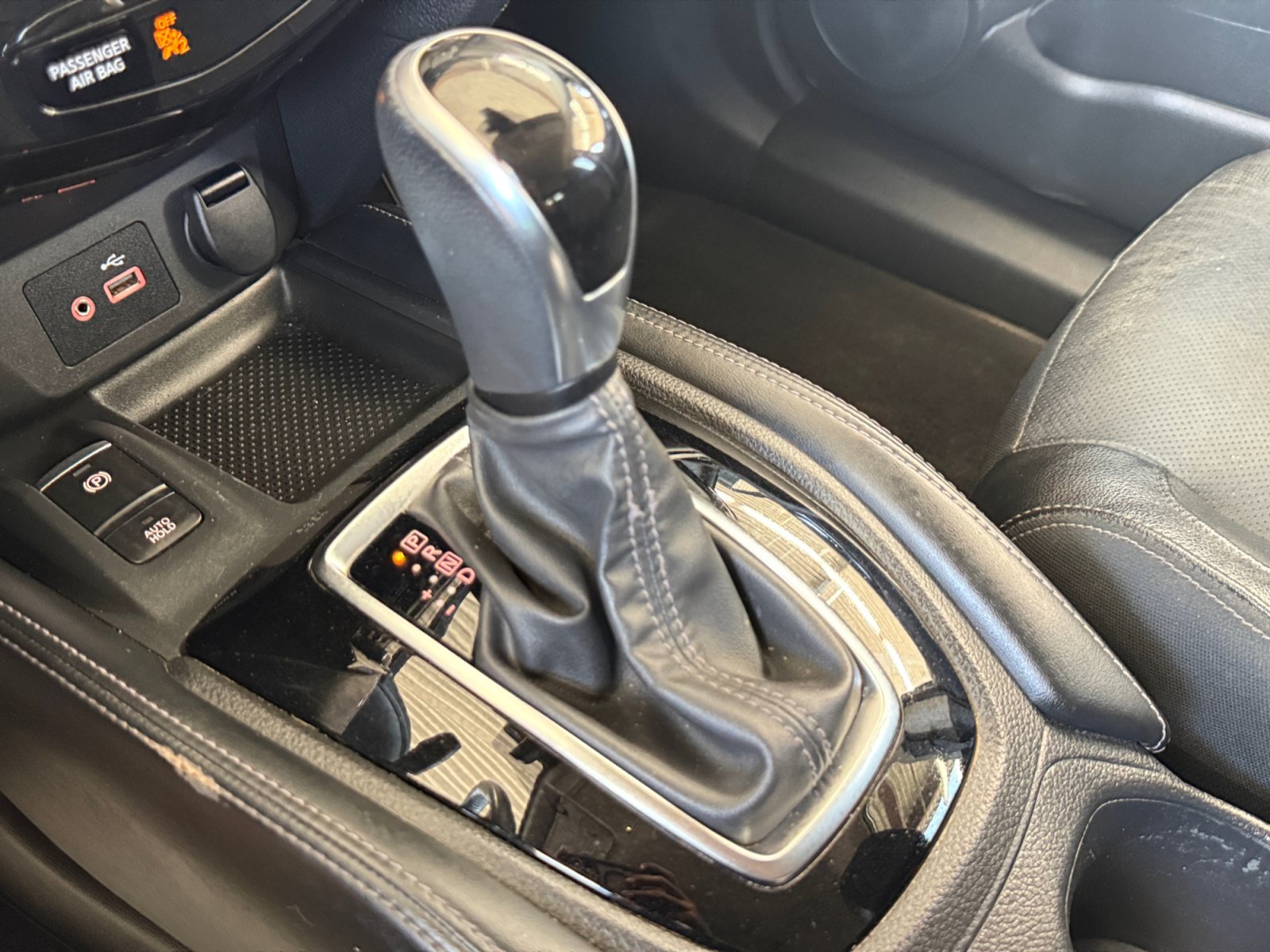 Used 2020 Nissan Rogue SL FWD image 23