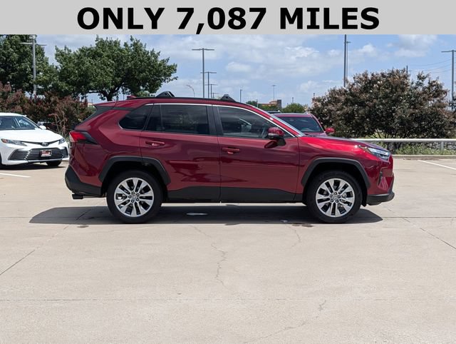 Used 2025 Toyota RAV4 XLE Premium FWD image 4