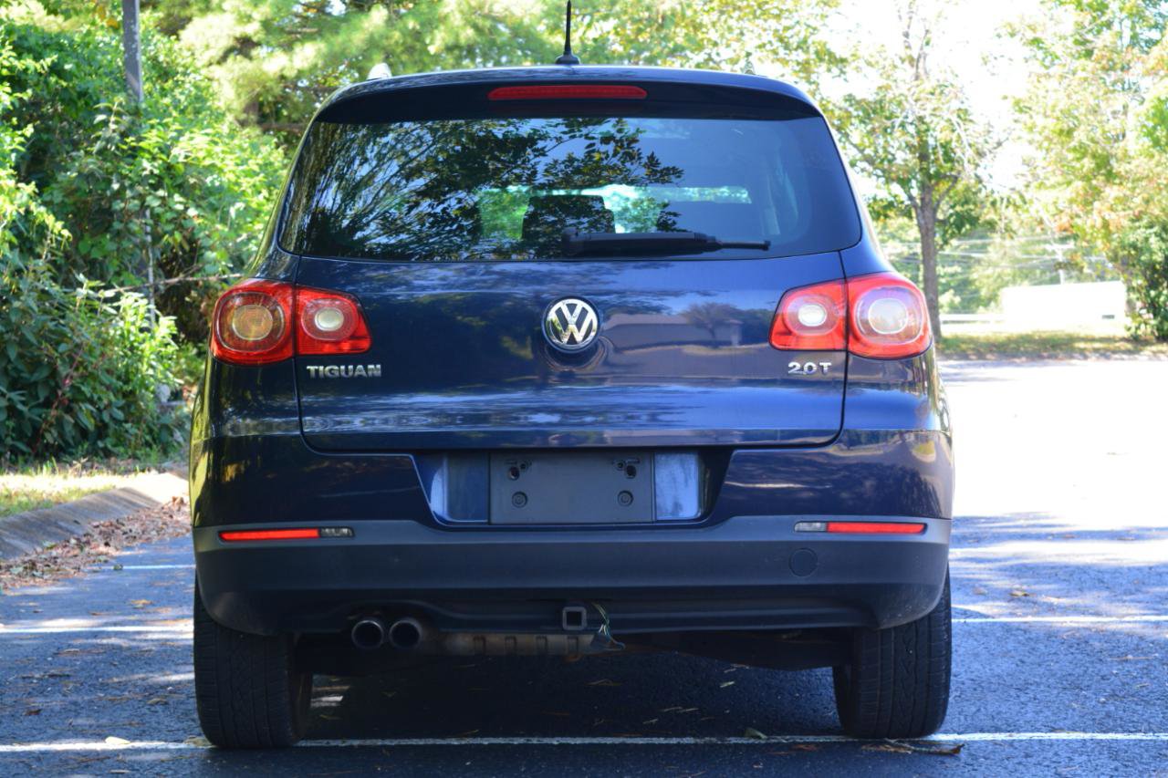 Used 2011 Volkswagen Tiguan S image 6