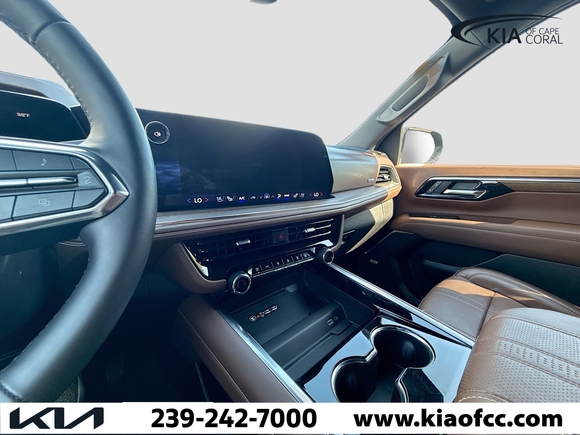 Used 2025 Chevrolet Suburban High Country image 28