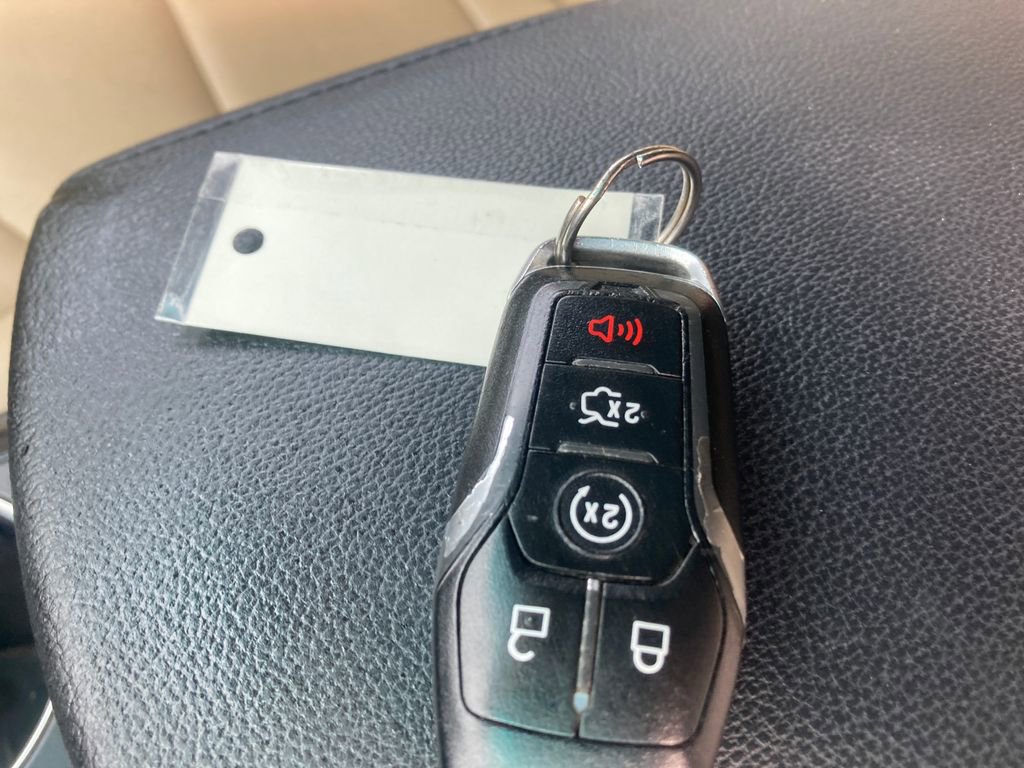 Used 2017 Ford Explorer XLT w/ Equipment Group 202A AWD/4WD image 38